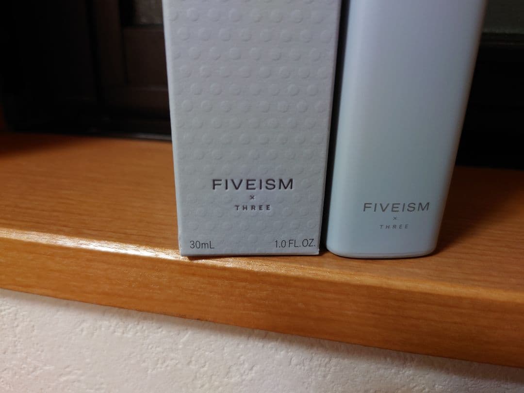 FIVEISM × THREE ネイキッドタッチ モイスチャライザー