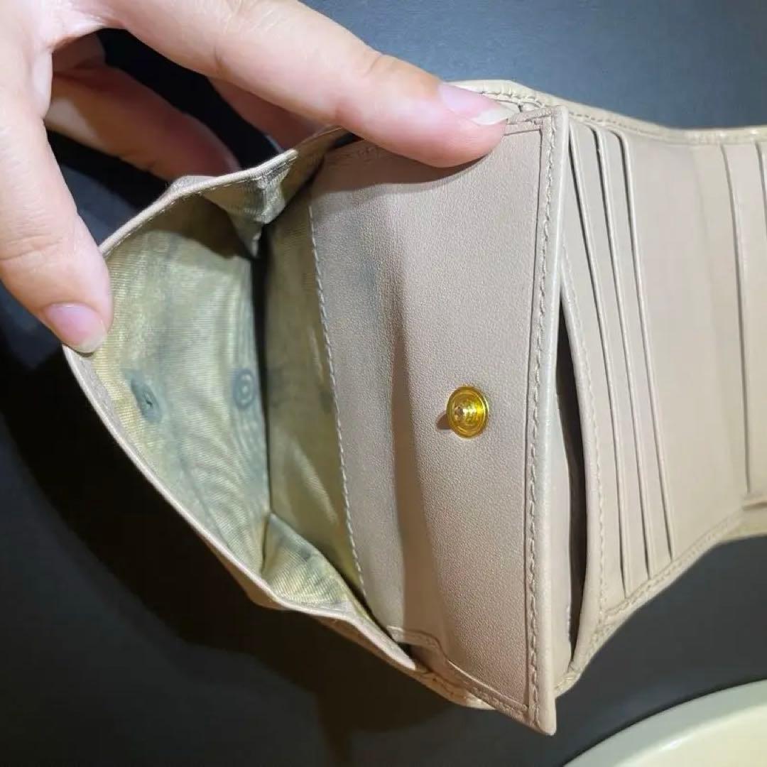 ふ*マ様 【正規品】PRADA 二つ折り財布 ベージュ