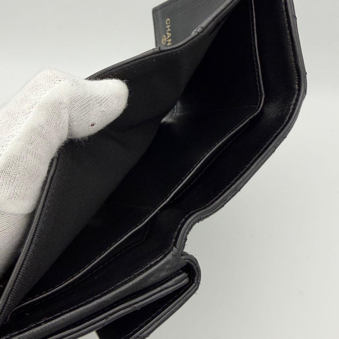 CHANEL シャネル ミニ財布 マトラッセ 三つ折り コンパクトゴールド金具