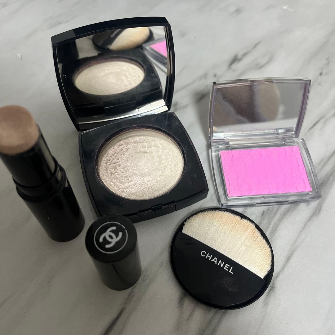 DIORロージーグロウチーク001pink CHANELハイライト