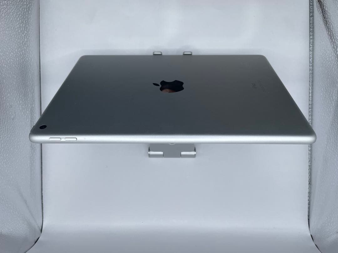 お*か様 iPad 7世代 32GB 本体　バッテリー83％