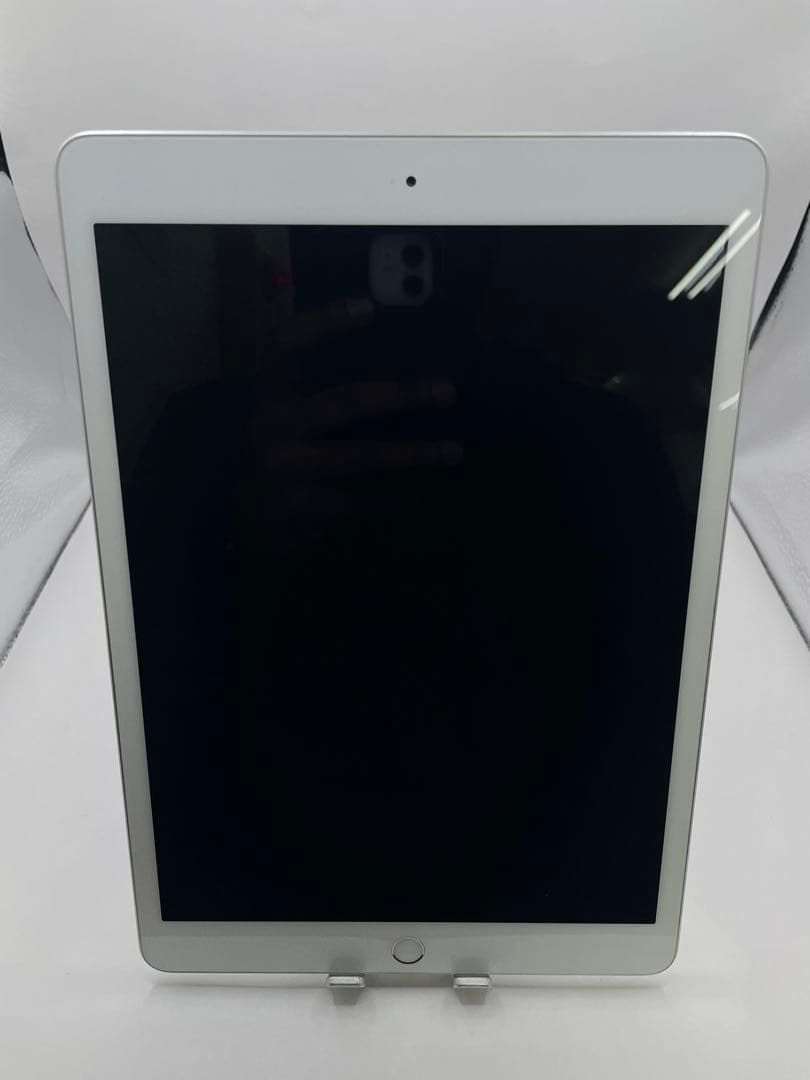 お*か様 iPad 7世代 32GB 本体　バッテリー83％