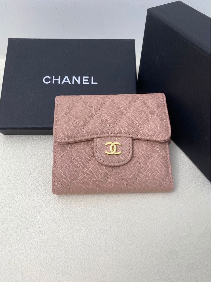 CHANEL ピンク キルティング 三つ折財布