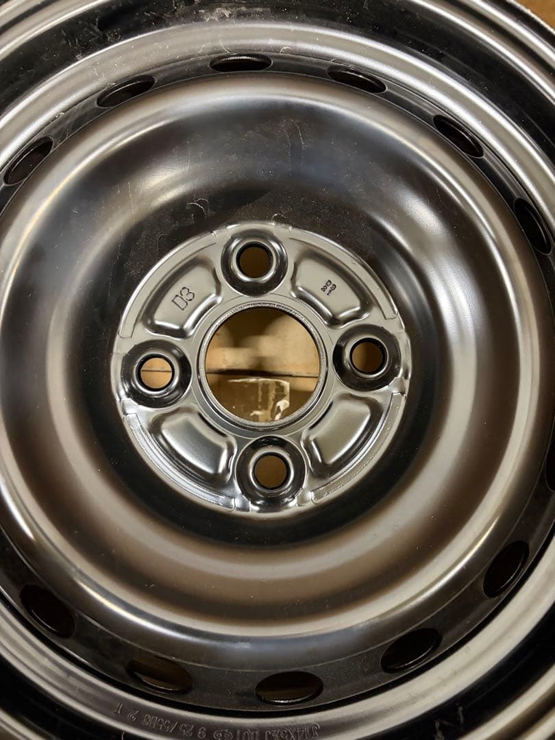 U*I様 トヨタ ヤリス 純正 スチールホイール 14インチ& ホイールキャップ
