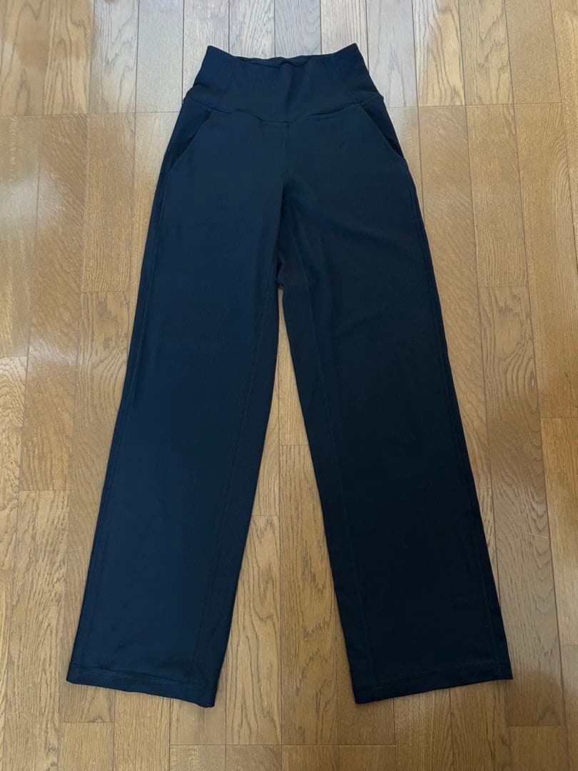 ルルレモン Align™ ハイライズ リブワイドレッグパンツ