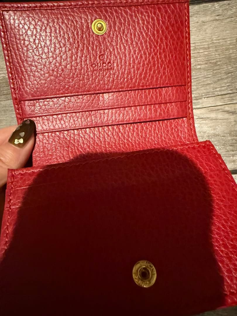 美品　GUCCI レザー 二つ折り財布 レッド