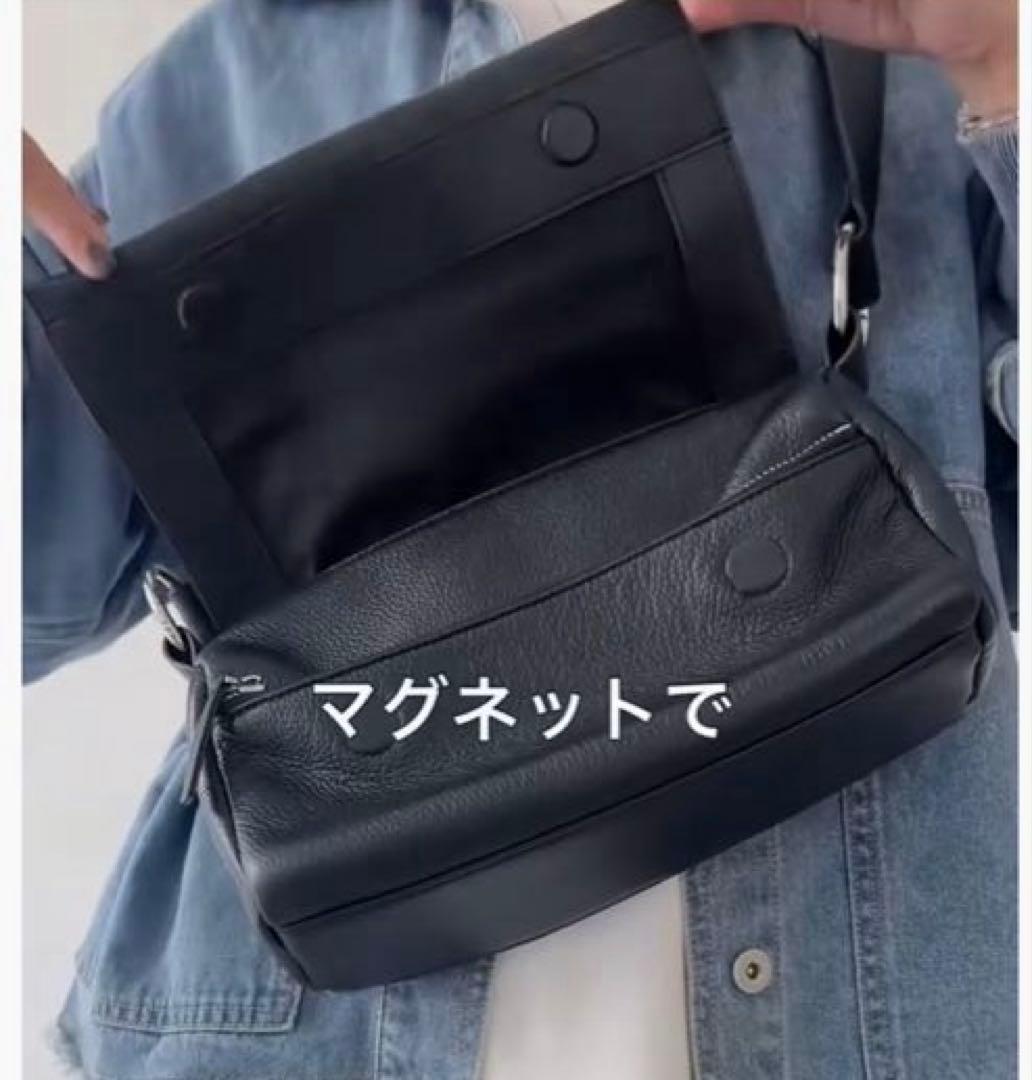 【新品！】ボディバック　ブラック　カーキ　おしゃれ