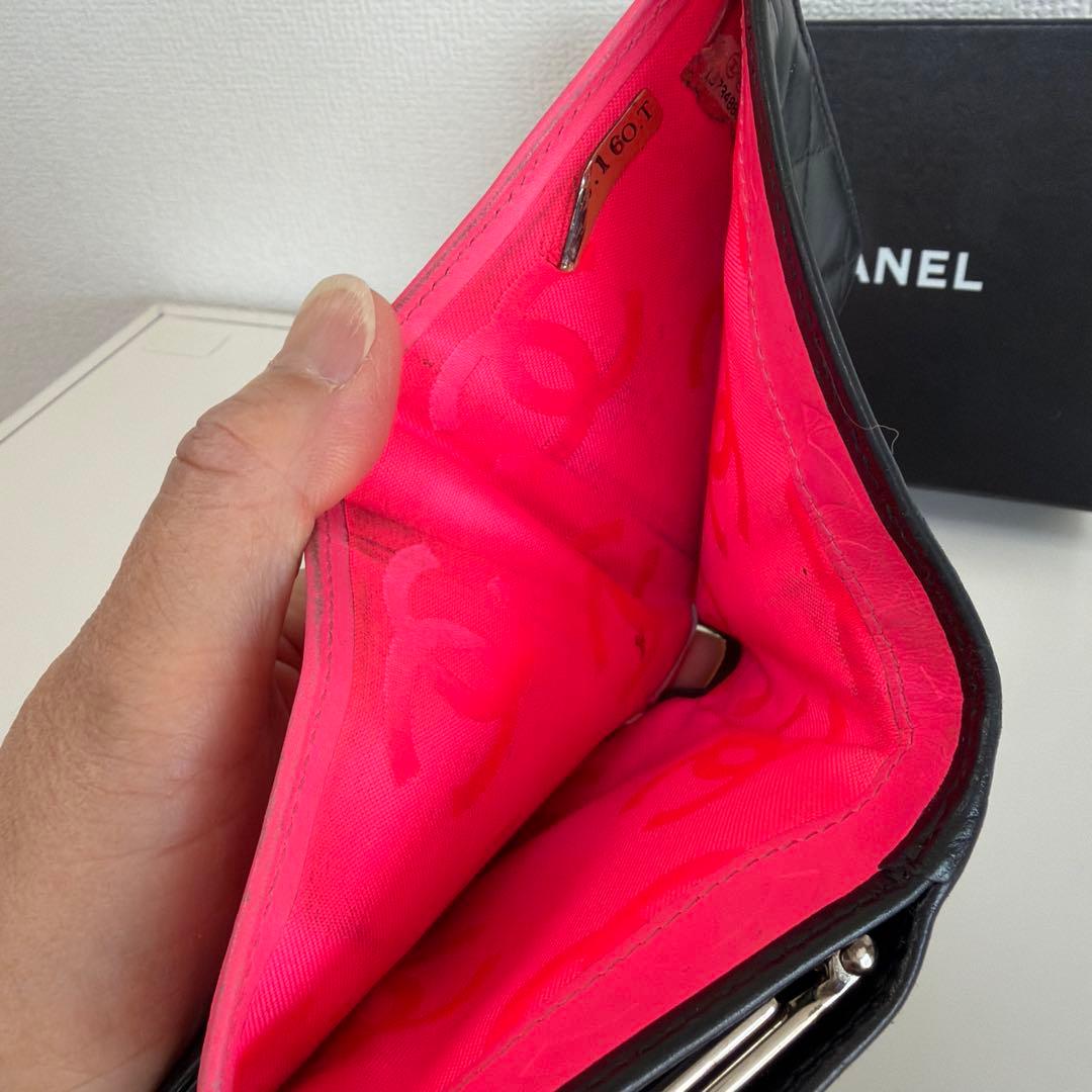 CHANEL 二つ折り財布 黒 キルティング