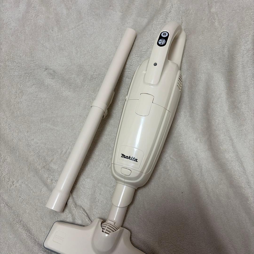 makita 充電式クリーナー　CL105D(N) アイボリー　充電器付き