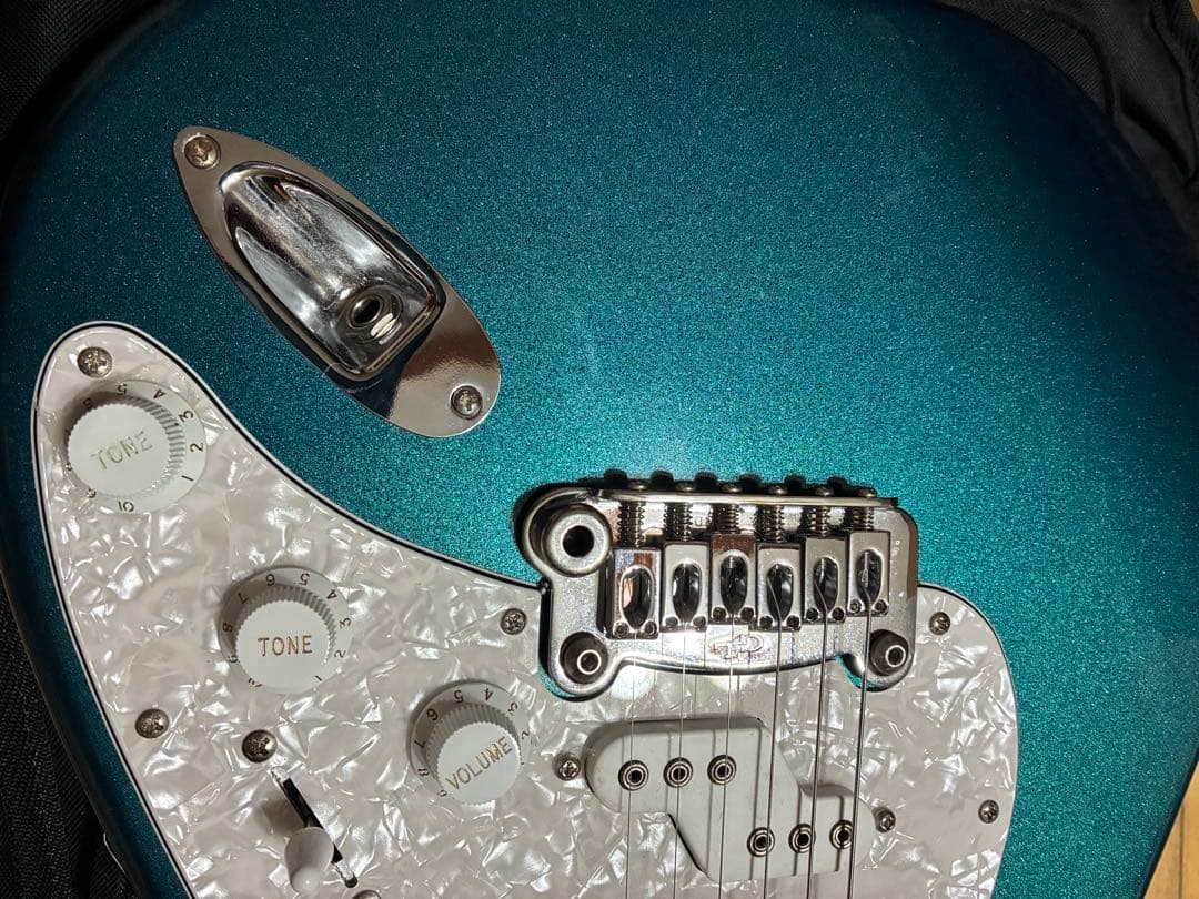 ギター G&L Tribute Series Emerald Blue llic
