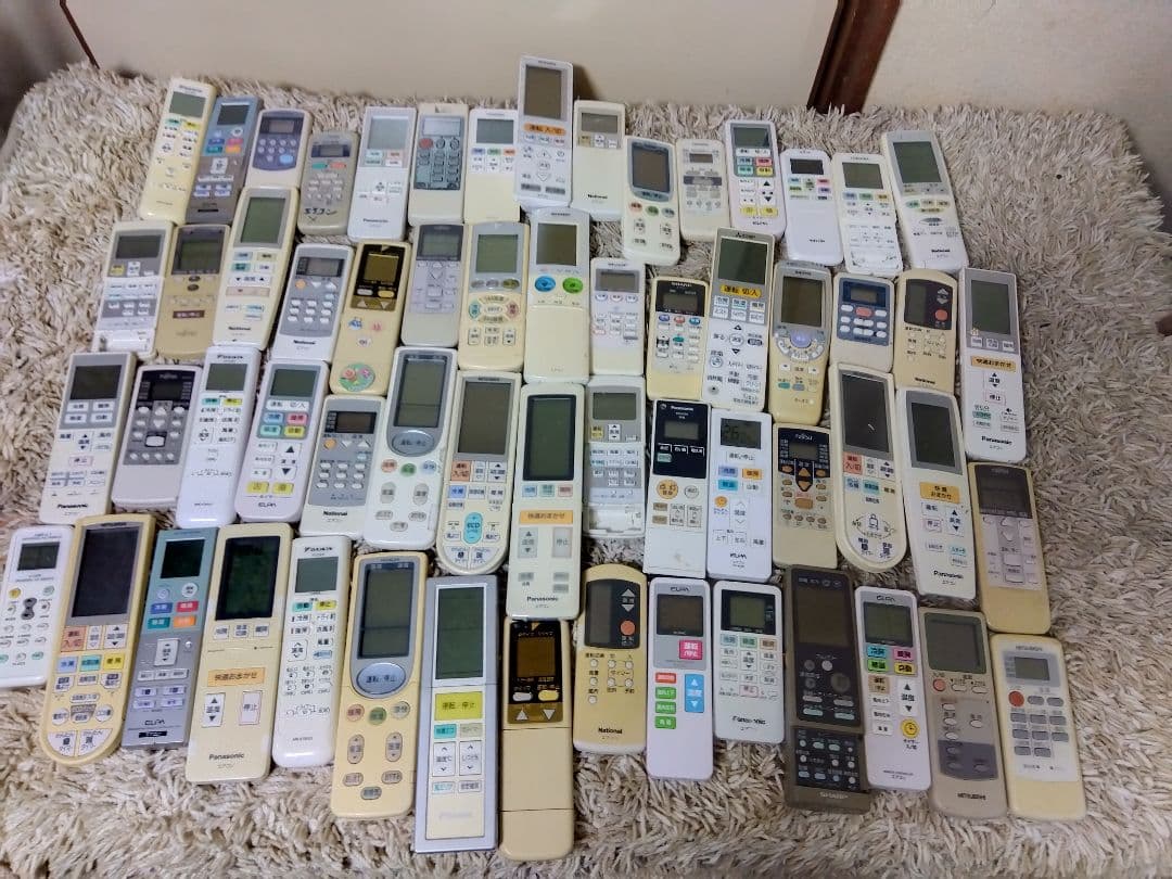 エアコンリモコンまとめ売り２４０本ジャンク品