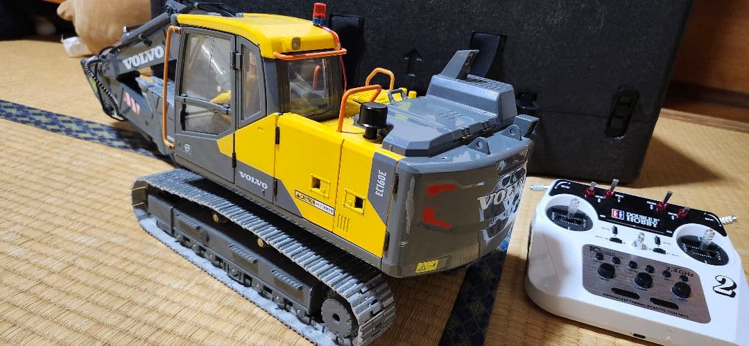 ラジコン1/14 ラジコンVOLVO ショベルカー DOUBLE　E Hobby