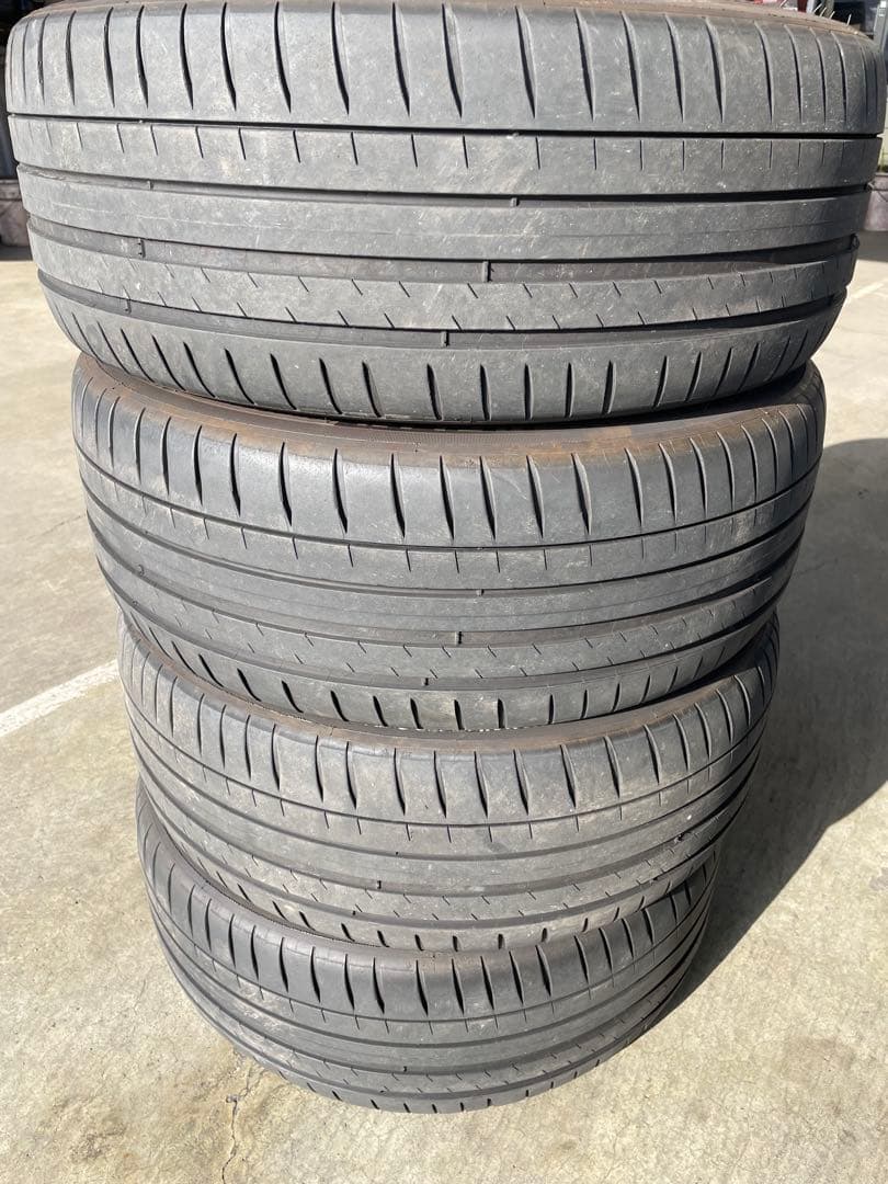ミシュランPILOT SPORT4 225/45 R18 タイヤ