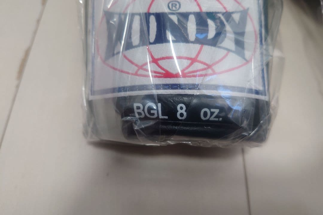 WINDY 8オンスグローブ　黒　紐式　BGL