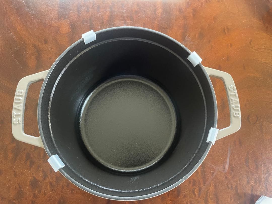 ✨新品未使用✨staubグランドココットラウンド20cm リネン