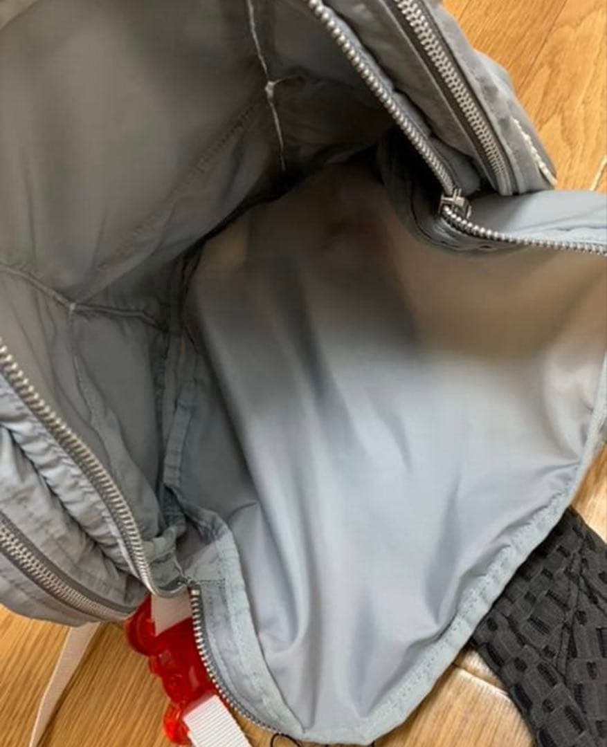 mikiosakabe ミキオサカベ　7 Pockets Body Bag