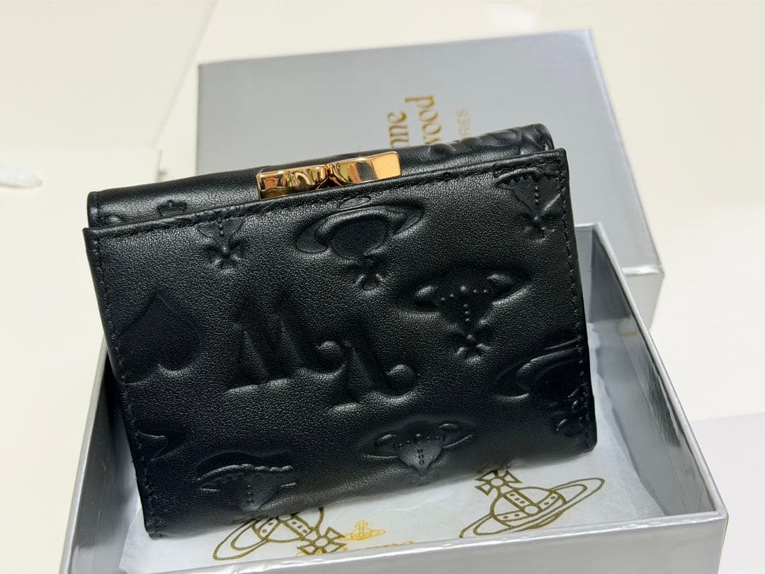 Vivienne Westwood ブラック　三つ折り財布 金マーク　adw