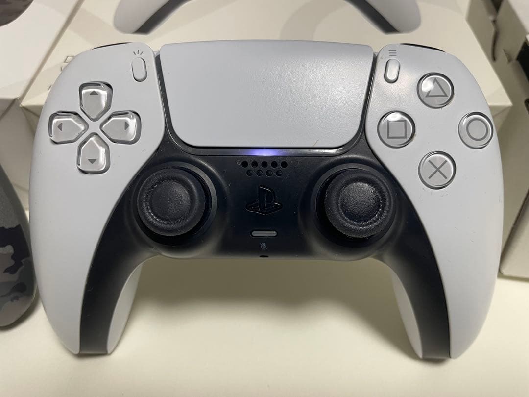 PS5 DualSenseワイヤレスコントローラ　ジャンク２つ(ドリフト現象)