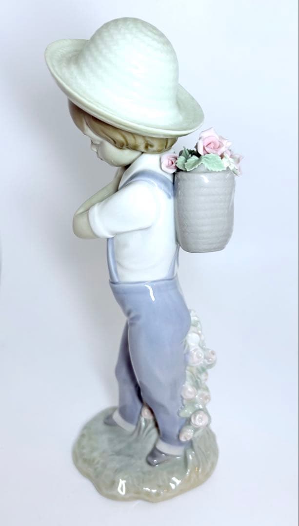 リヤドロ LLADRO かごいっぱいのバラ 少年