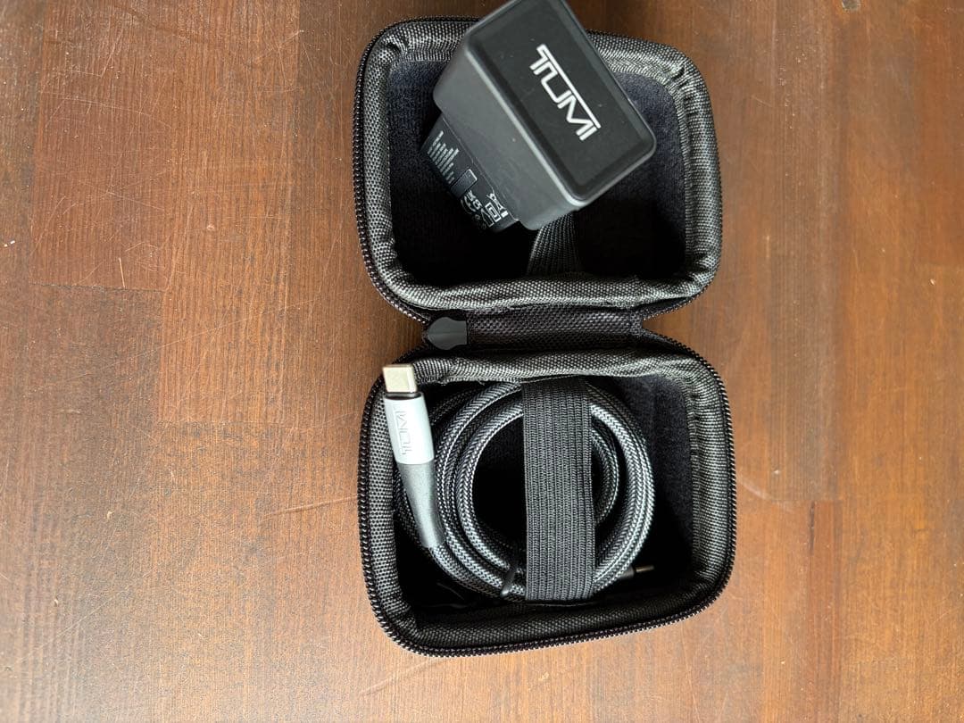 TUMI 変換プラグケース USB-Cケーブル付き
