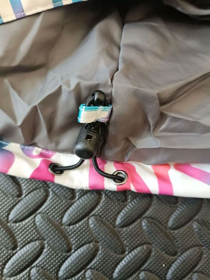子供用スノーボードウェア マルチカラー　美品