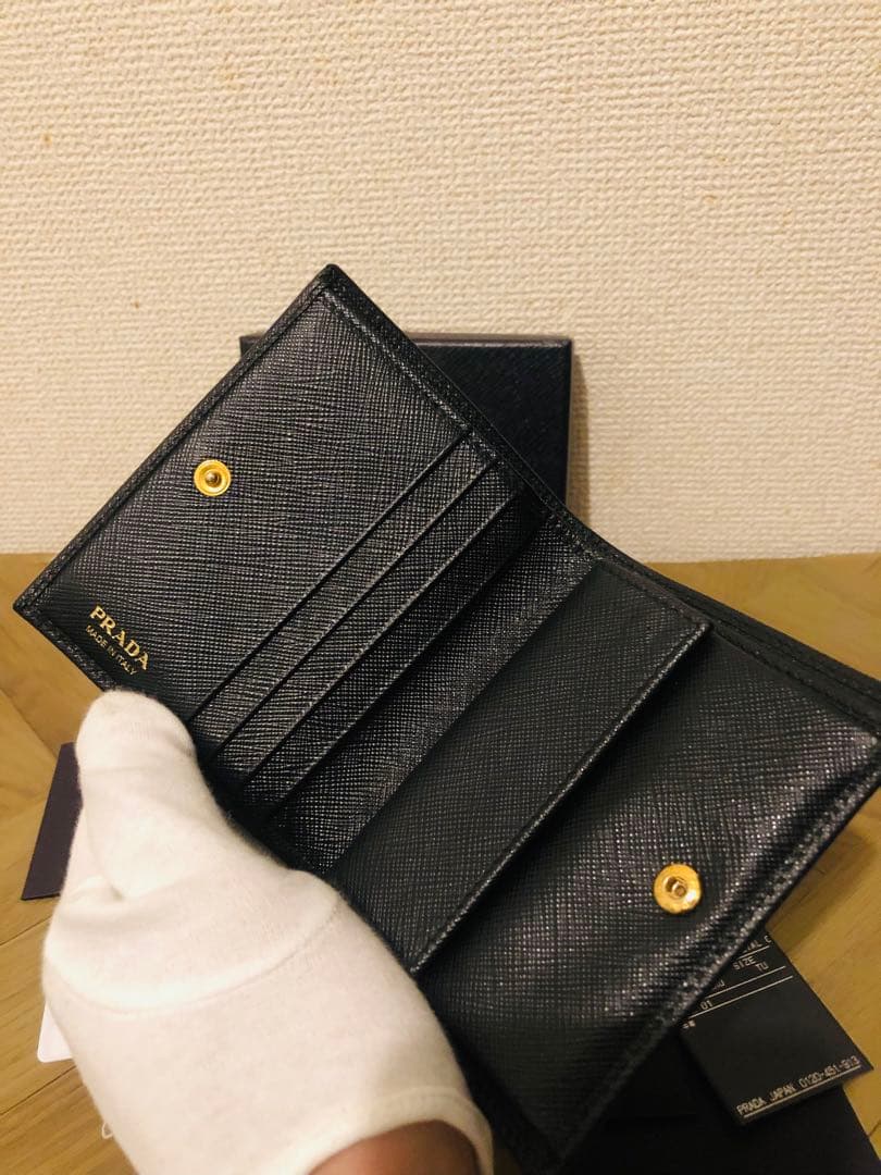 PRADA サフィアーノレザー 二つ折り財布 ブラックICチップ(RFID)搭載