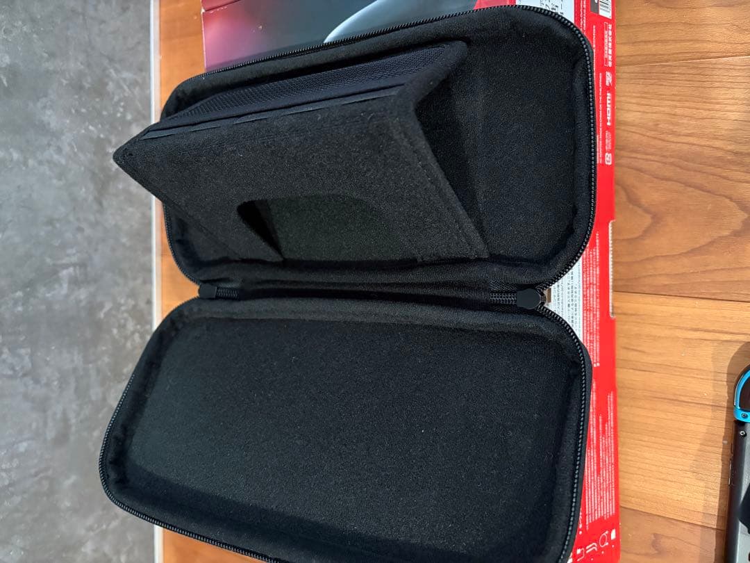 Nintendo Switch 赤/青 本体　オフィシャルケース付き