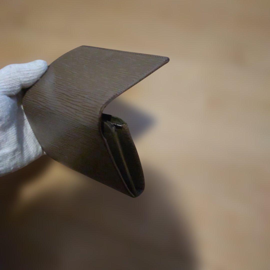 美品　ルイ・ヴィトン　エピ　トレゾール二つ折り財布　ペッパー(グレー)
