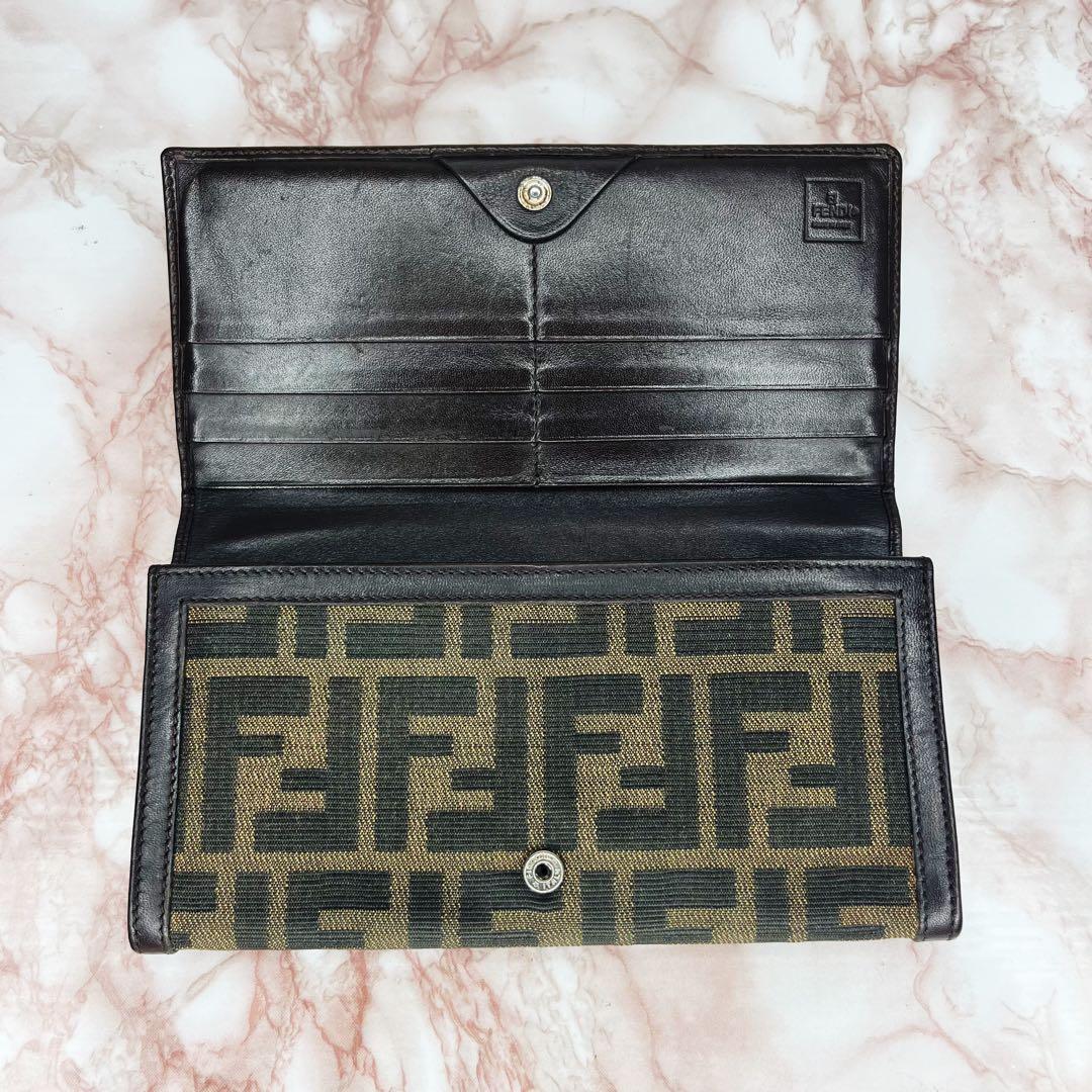 50【極美品】FENDI 二つ折り財布 長財布