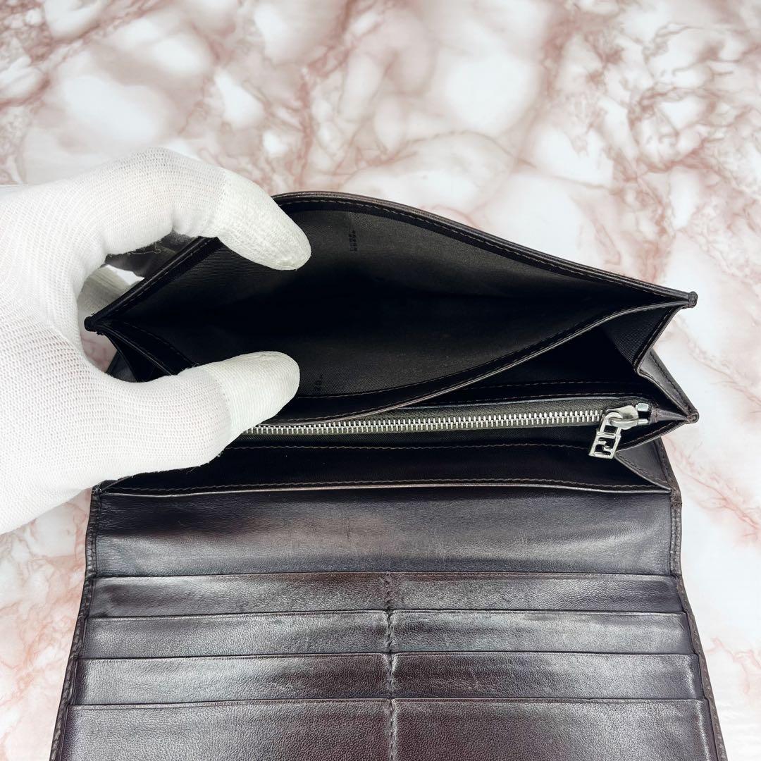 50【極美品】FENDI 二つ折り財布 長財布