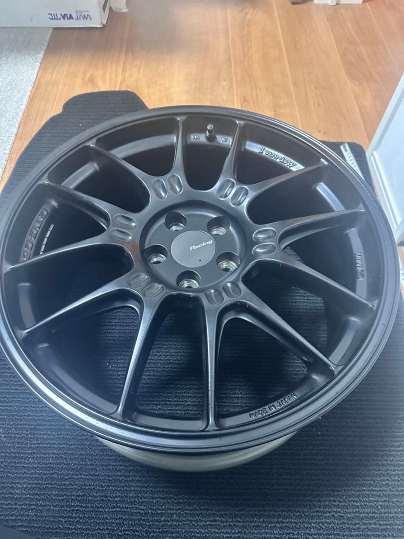 【激安・即発送】ENKEI GTC02 18インチ　8J +45 5 100