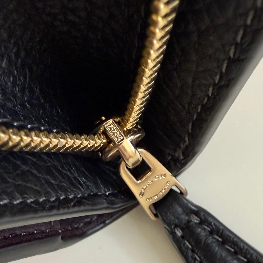 COACH コーチ　二つ折り財布　ブラック　レッド花柄　ローズ柄　赤色　折り財布