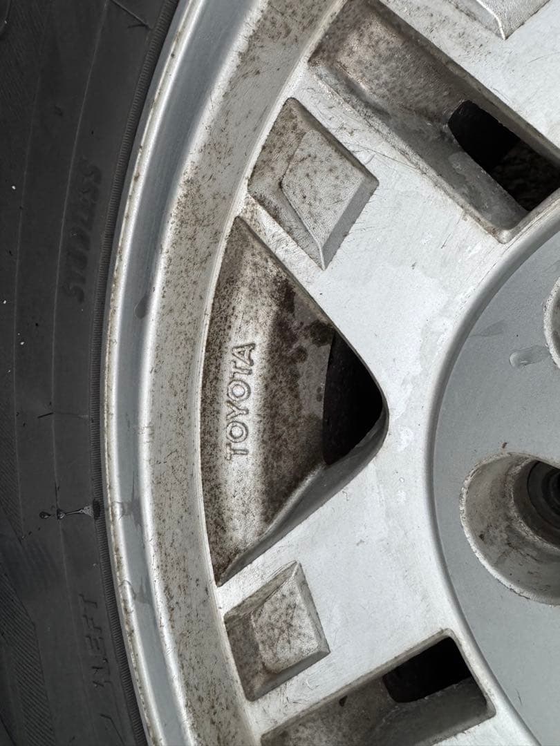 トヨタ　78プラド 純正ホイール　265/70R15 スタッドレス