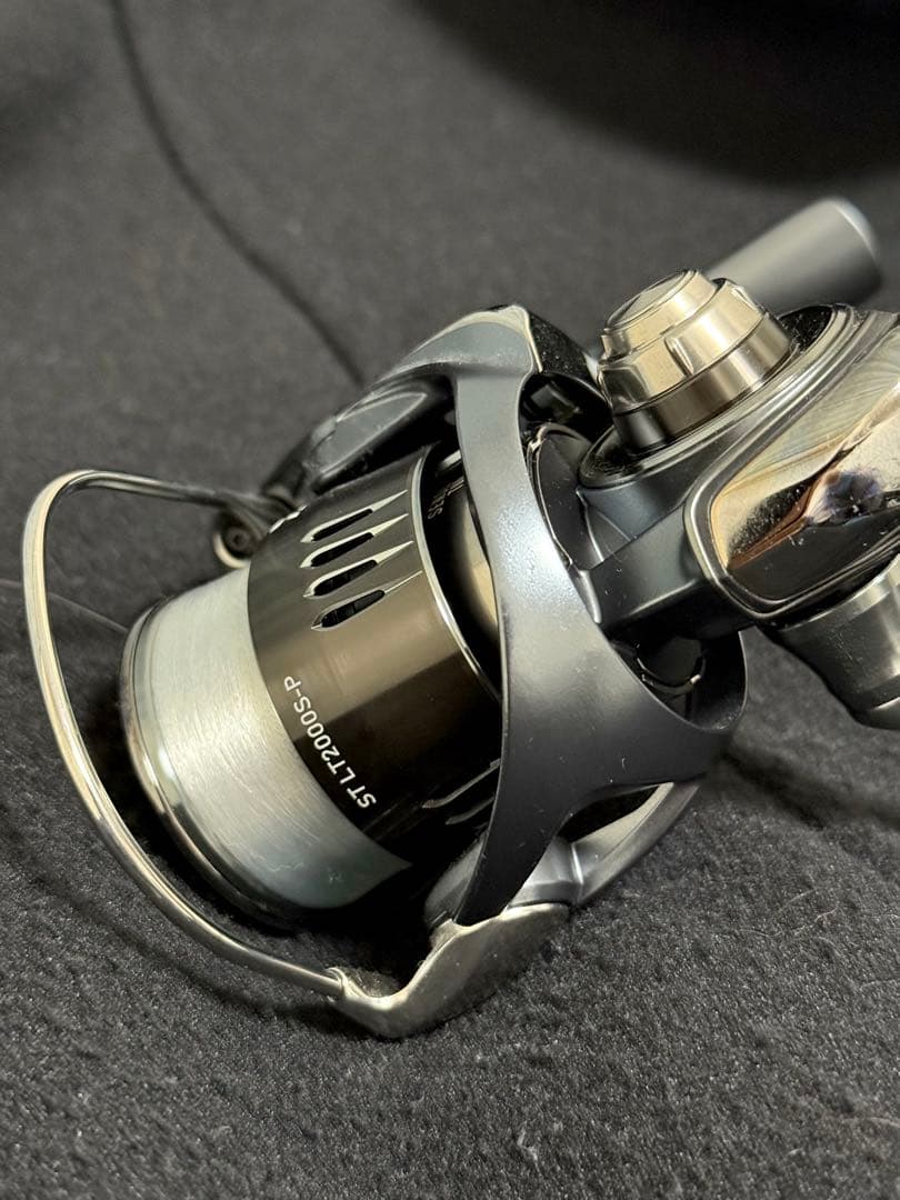 【新品未使用】DAIWA ダイワ エアリティ ST LT 2000SーP