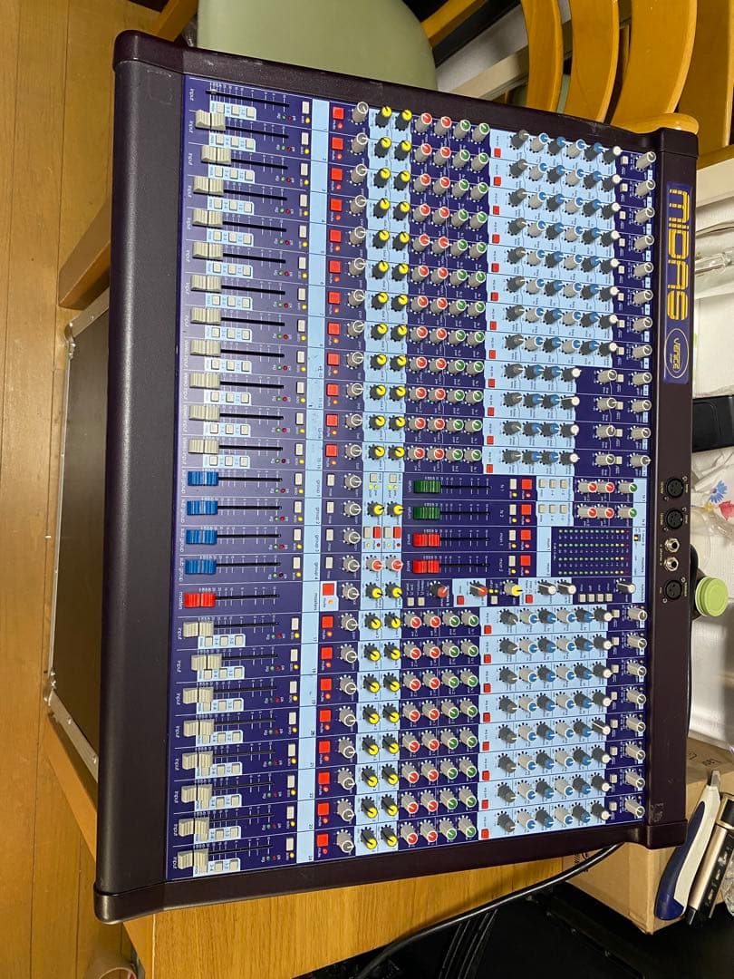 MIDAS　VENICE 240　アナログミキサー