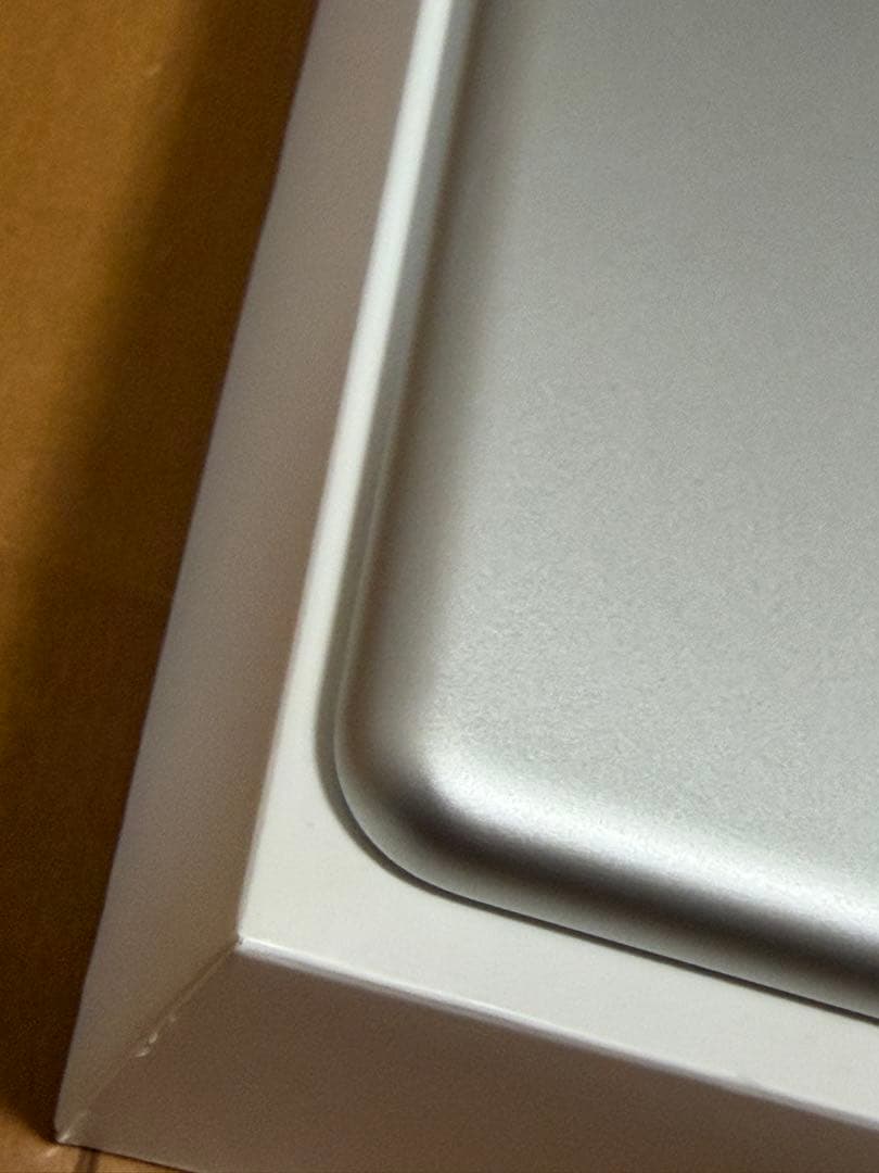 ♡*♡様 【極美品】iPad 第7世代 Wi-Fi 32GB [シルバー］液晶傷