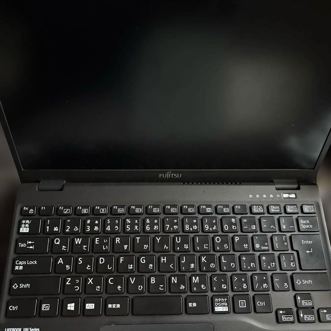 富士通LIFEBOOK UH08/E3 corei5