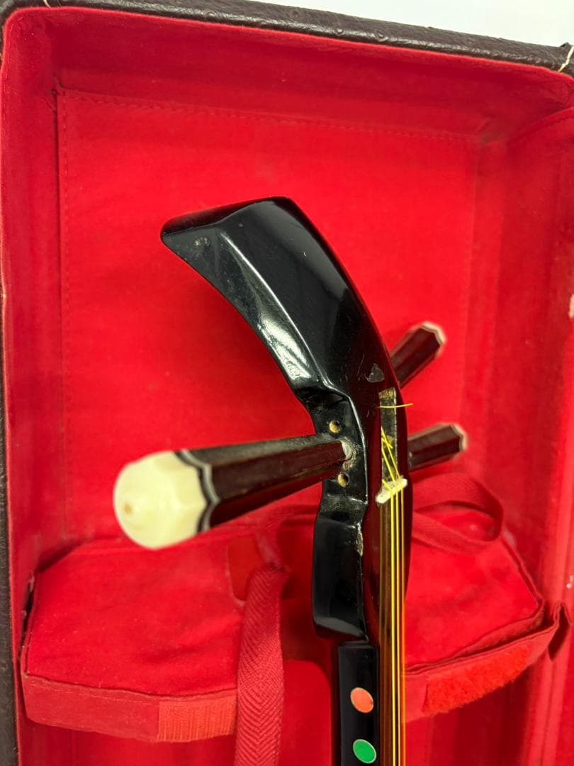 a*n様 【中古】三線 本体 ヘビ柄 赤いケース付き 型不明