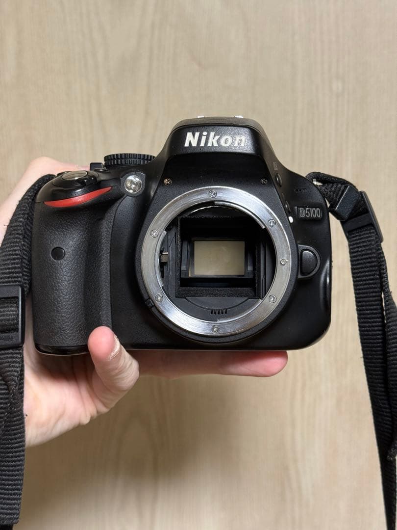 Nikon D5100 (バック付き)