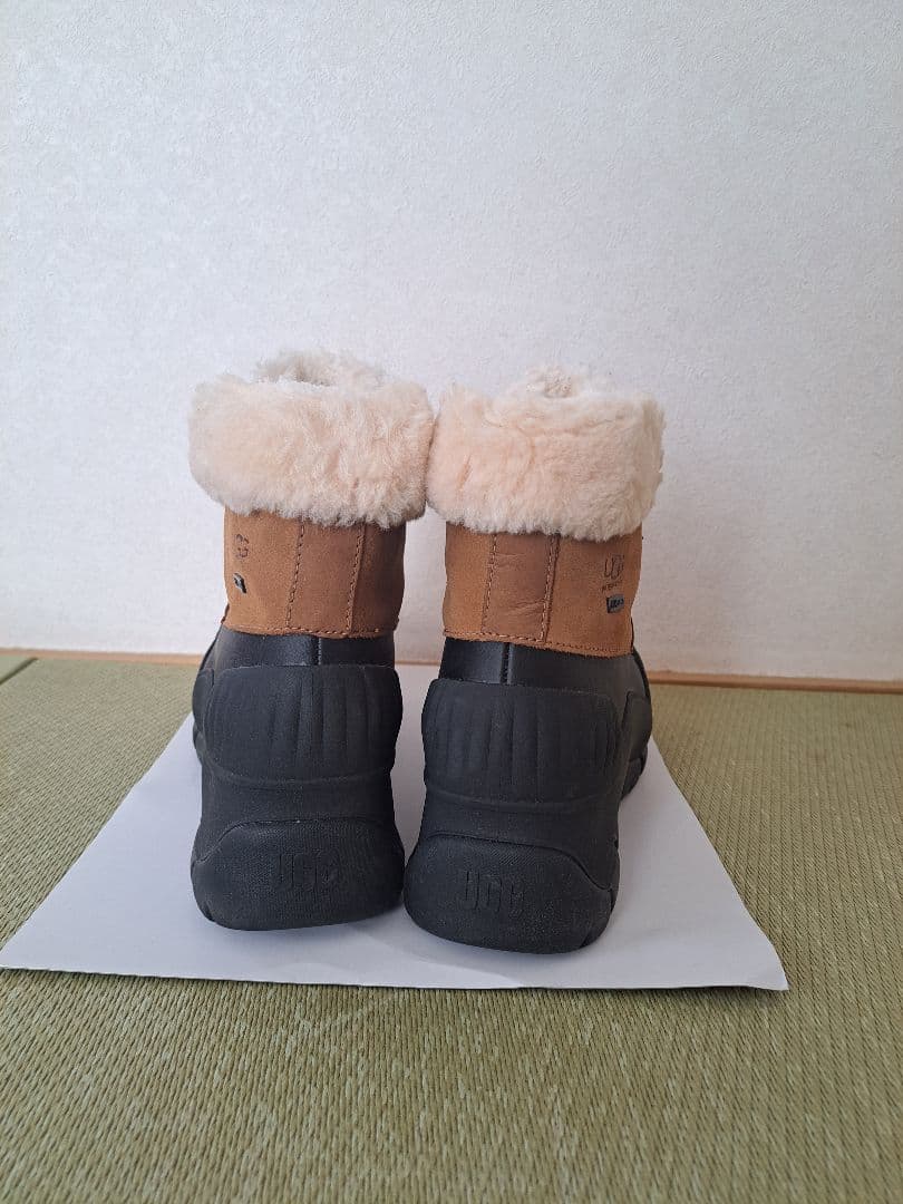 UGG W ADIROAM HIKER / アグ アディローム ハイカー