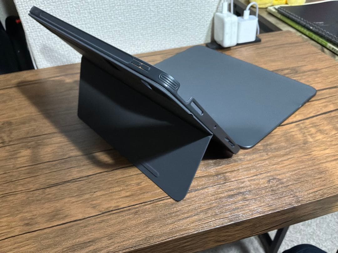 美品ESR Shift キーボードケースiPad Air 11インチ M4 対応