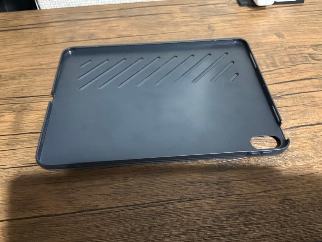 美品ESR Shift キーボードケースiPad Air 11インチ M4 対応