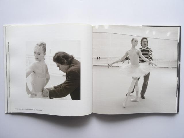 洋書◆ダンサー ロイヤルバレエ団の舞台裏写真集 本 演劇