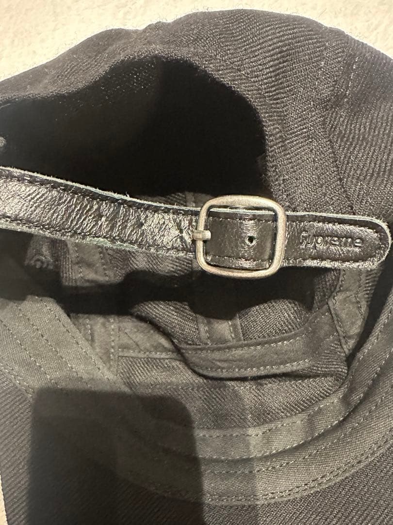 supreme 黒　キャップ