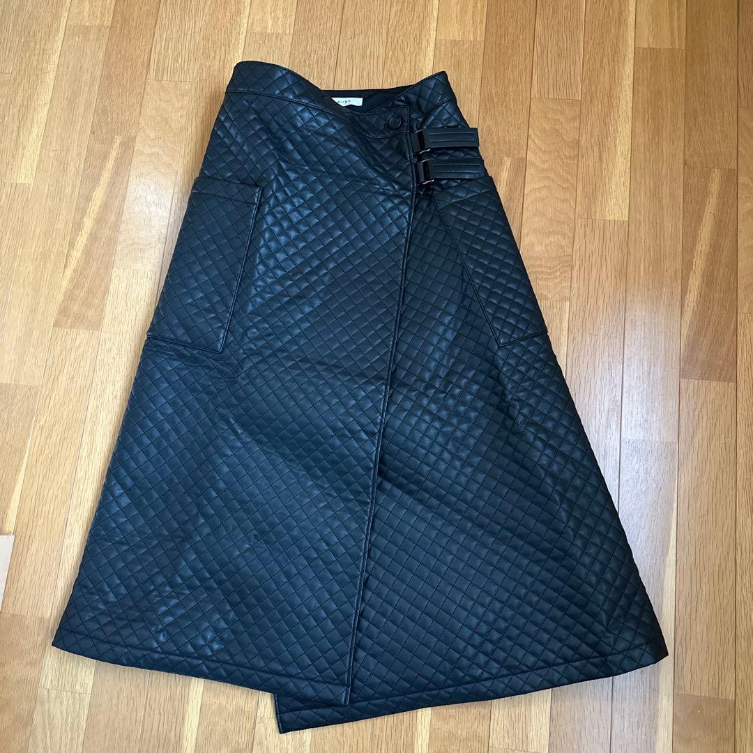 ADORE　アドーア 　キルティングフェイクレザースカート　黒