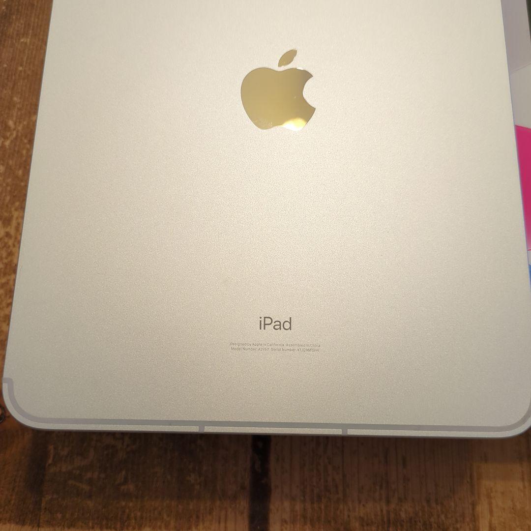 Apple iPad 第10世代　シルバー