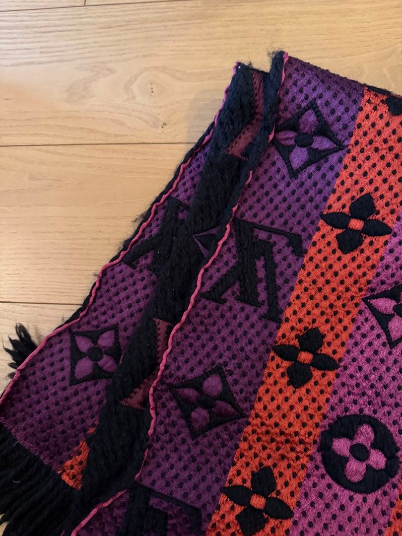 LOUIS VUITTON エシャルプ ロゴマニア レインボー お値下げ不可