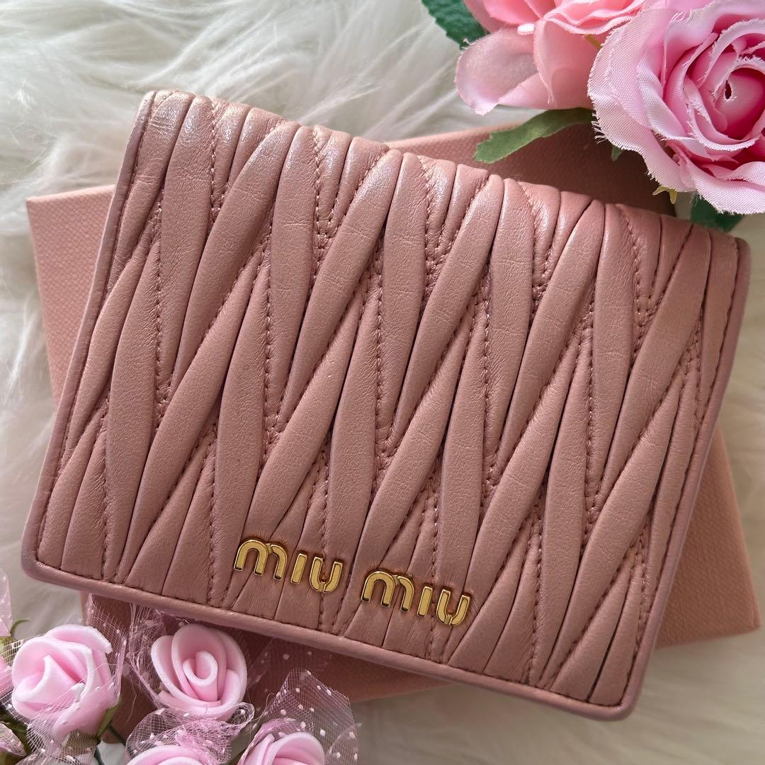 MIUMIU 財布 ピンク ベージュ マテラッセ 折り財布