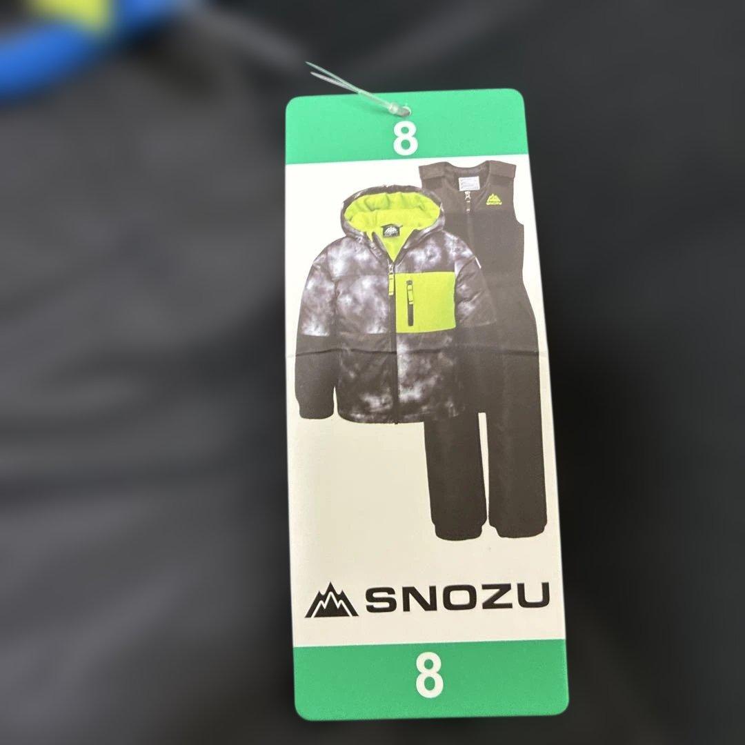 《未使用》コストコ　SNOZU スキーウェア 子ども用 8号　スノーブーツ付き！