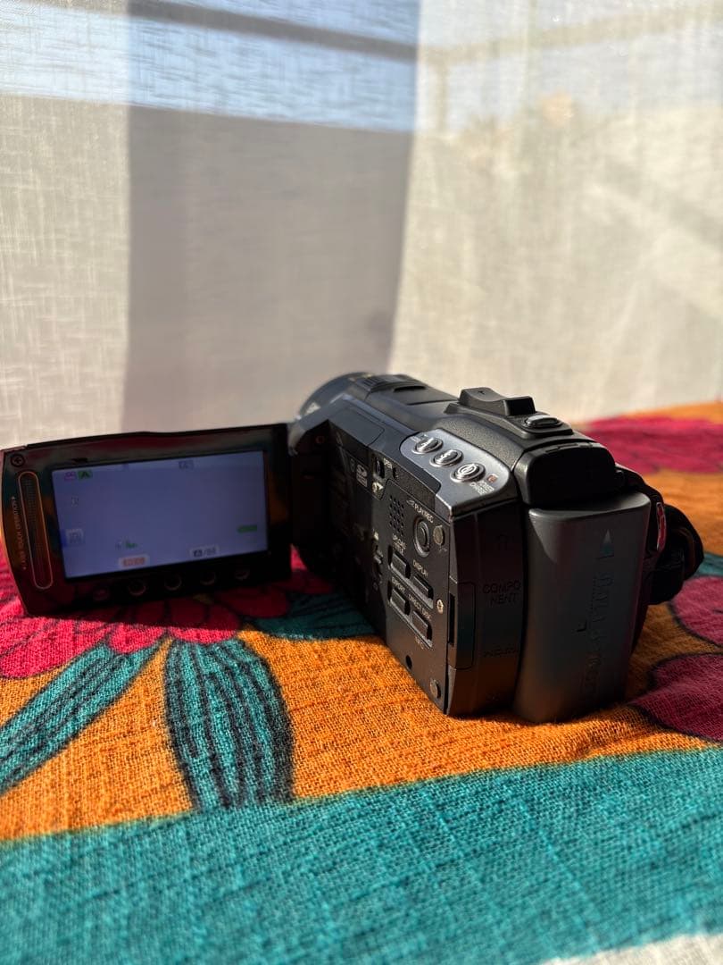 JVC　Everio GZ-HM400-B